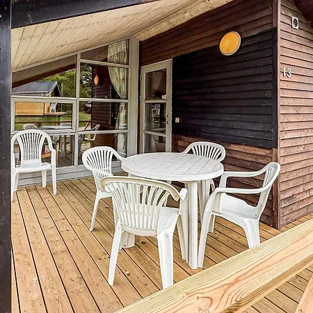 2 Bedroom In *